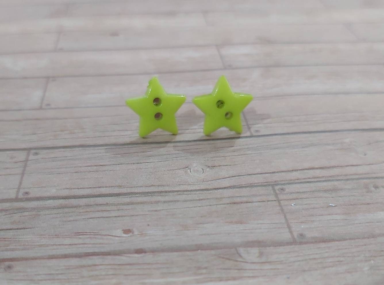 Kawaii , harajuku Cute star button earrings.