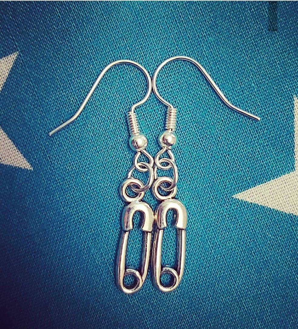 Safety Pin Crafters Tibetan jewellery set